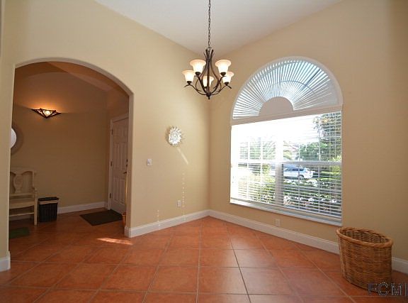 4th image of 4 Willow Dr