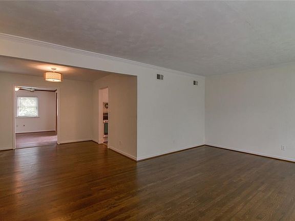 4th image of 1621 Garfield Dr