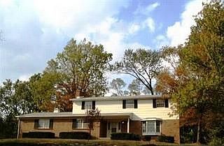 1st image of 151 W Woodbury Dr