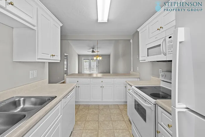 423 Elders Pond Cir — Photo 12