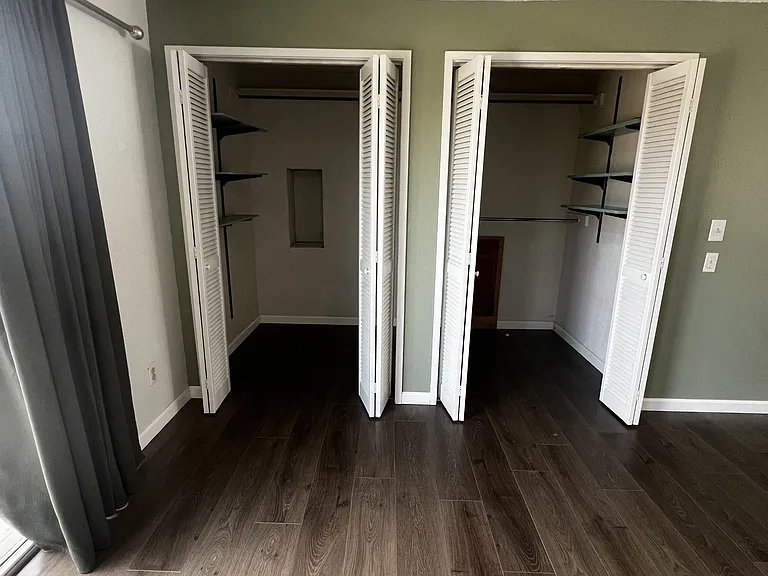 146 Hawthorne Ln — Photo 20