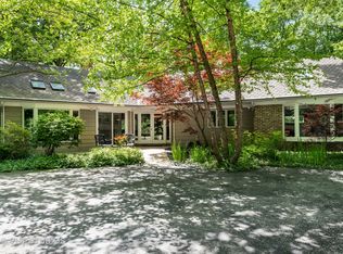 460 Thornmeadow Rd, Riverwoods, IL 60015