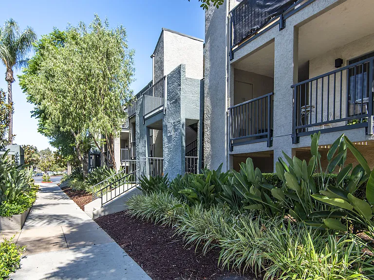 310 Jefferson Apartments — Photo 47