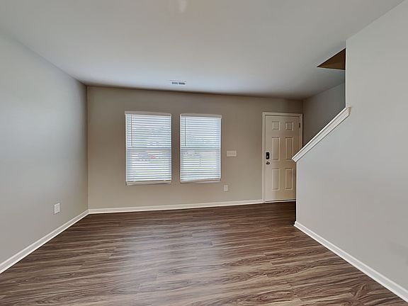 4th image of 196 Melmark Dr