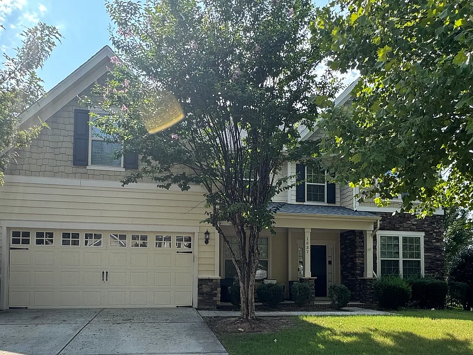 1037 Cozy Oak Ave