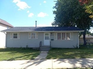 409 6th St SW, Chisholm, MN 55719