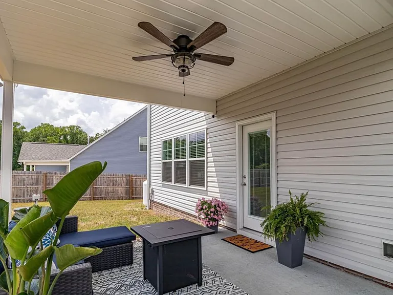 300 Stonebridge Dr — Photo 25