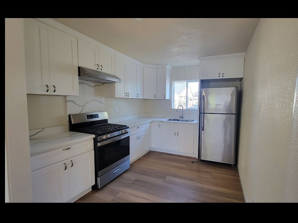 2nd image of 628 Roosevelt St #A