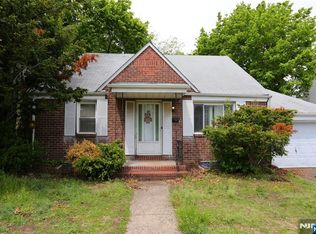 69 Taggart Way, Saddle Brook, NJ 07663
