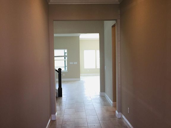 4th image of 352 Arella Way