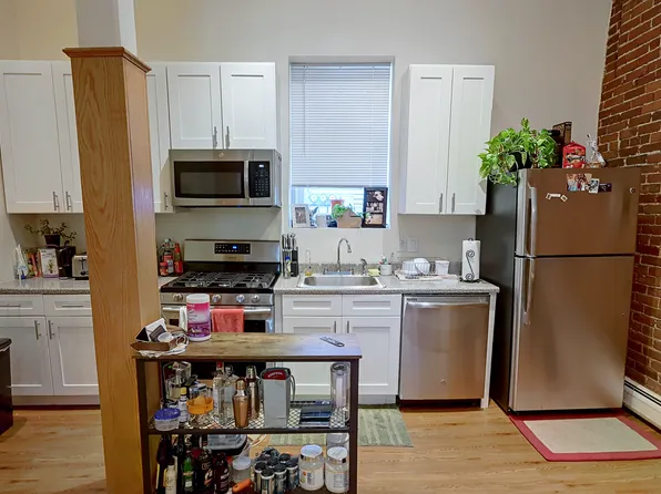 102 Central St #1J, Somerville, MA 02143