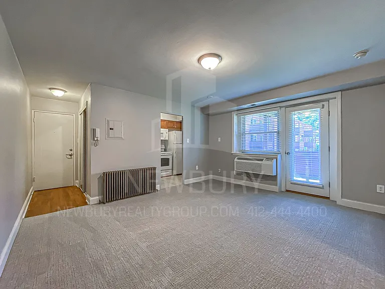 Aspen Court Apartments — Photo 1