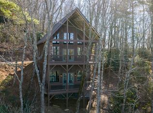 401 Windy Gap Ln, Sapphire, NC 28774