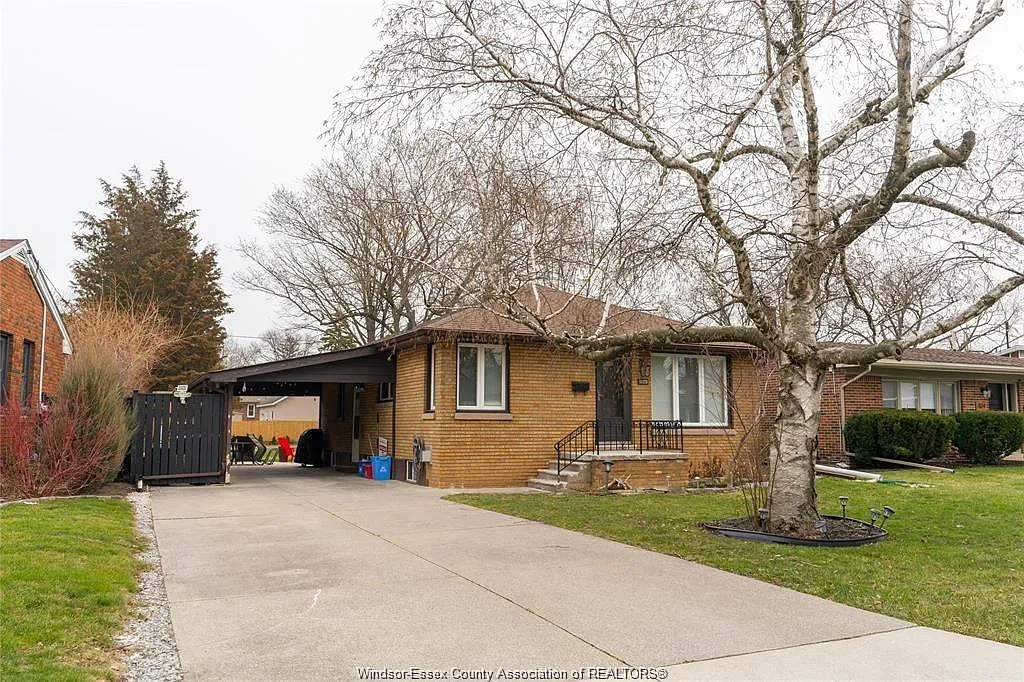 3 bed, $2,000 — Photo 2