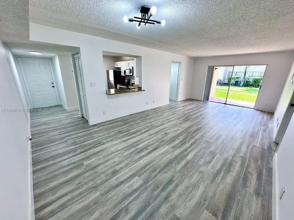 12167 Royal Palm Blvd #4C, Pompano Beach, FL 33065