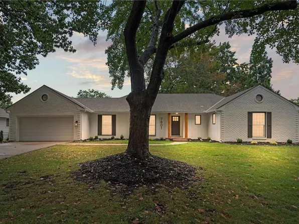 7801 W 98th Ter, Overland Park, KS 66212