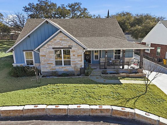 2nd image of 127 Hidden Oaks Drive