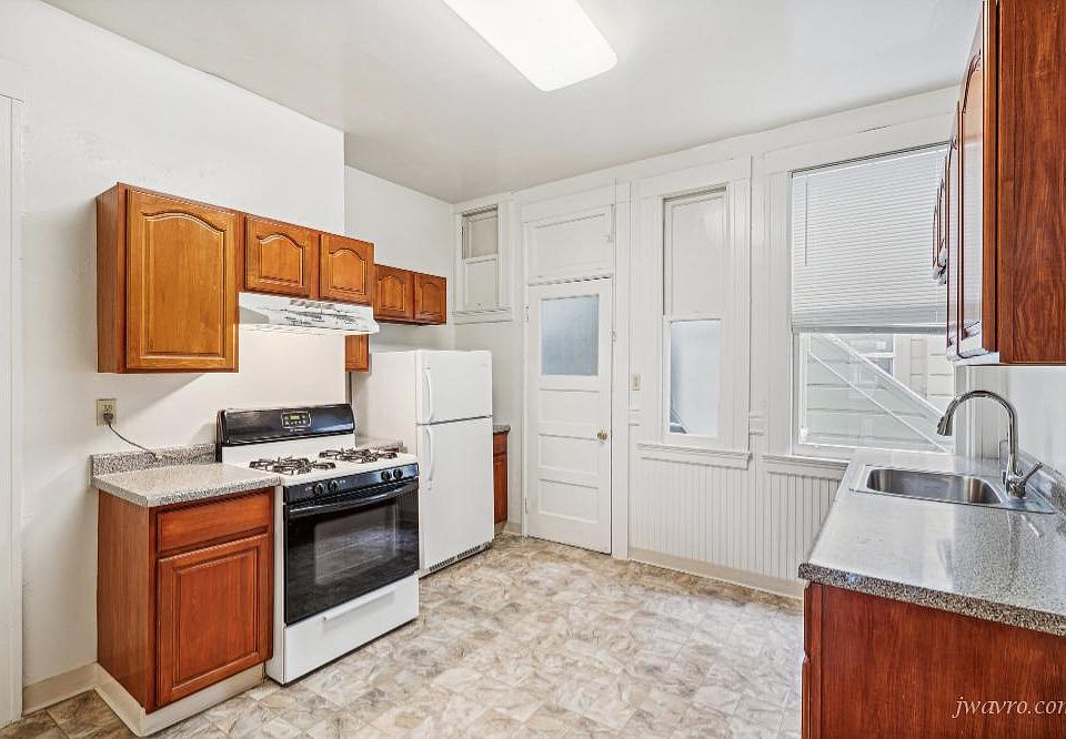 1st image of 610 Ashbury St #606K