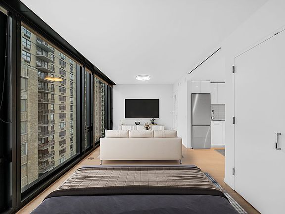 3rd image of 685 1st Ave APT 12D