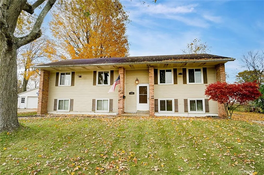 225 Hartshorn Dr photo 1