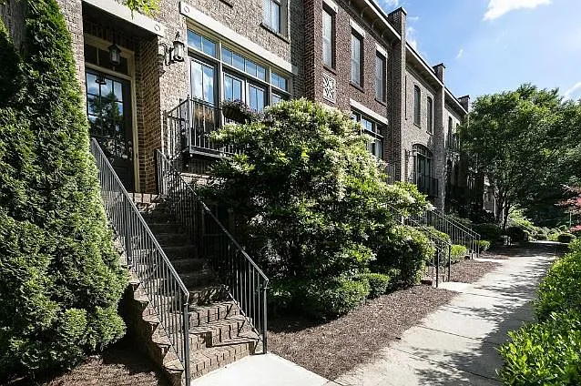 3 bed, 3.5 bath, 2400 sqft, $3,600 — Photo 1
