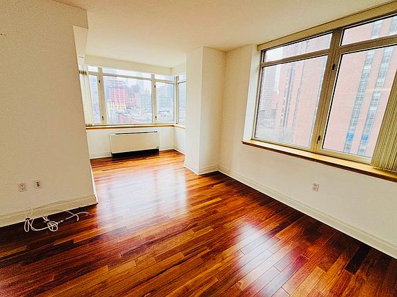 4th image of 1760 2nd Ave APT 12D