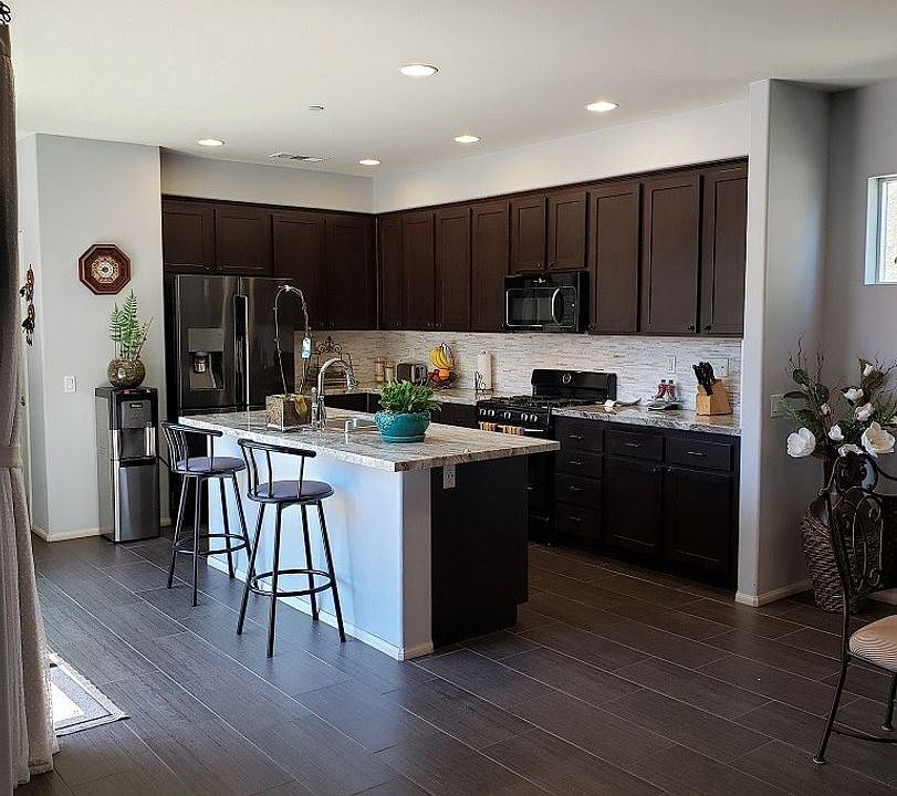 1st image of 3521 Kings Canyon Dr
