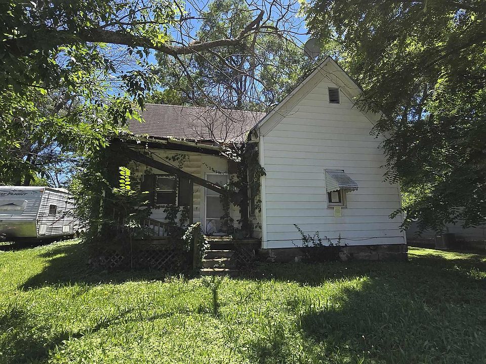 1st image of 312 W Green St
