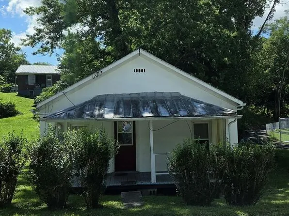 218 Walnut St, Marion, VA 24354