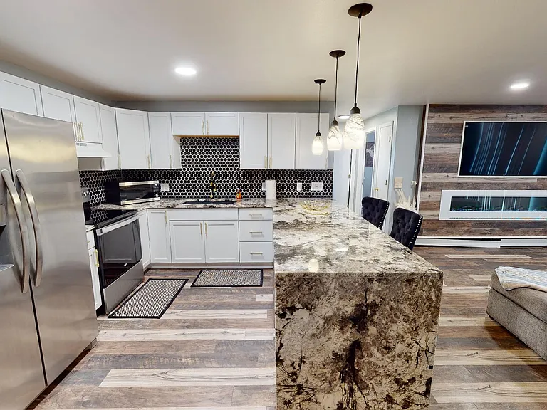610 N Kensington Dr #4 — Photo 3
