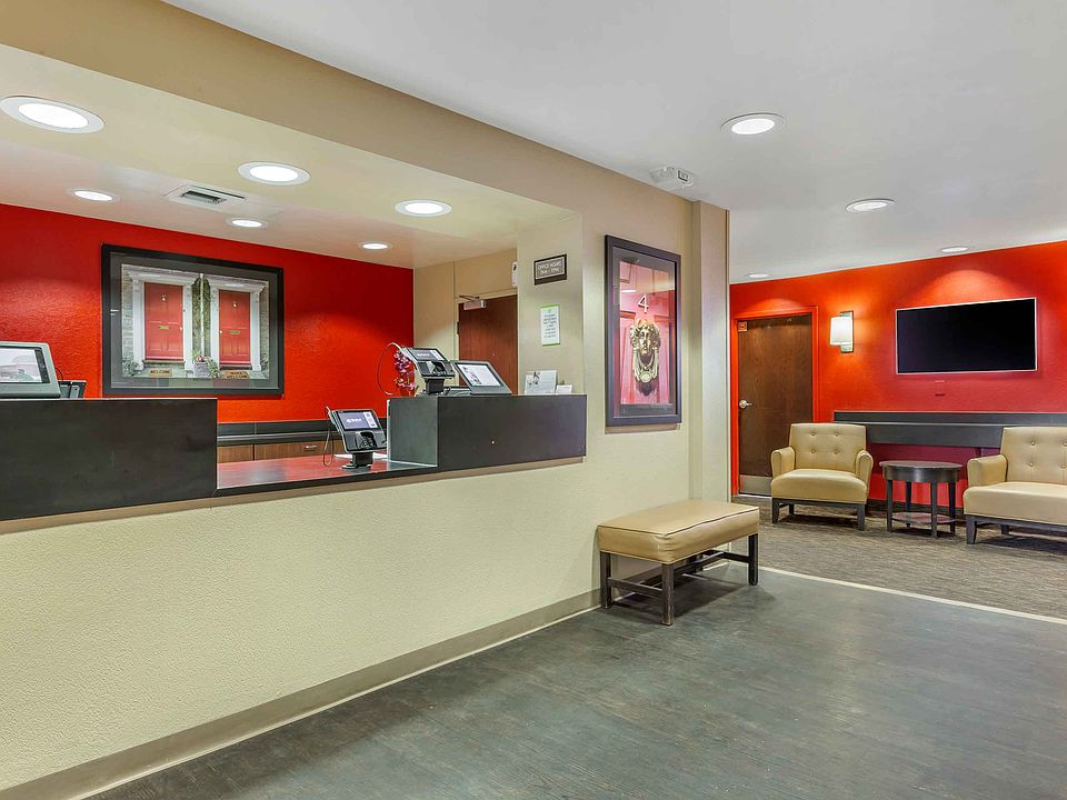 Lobby and Guest Check-in