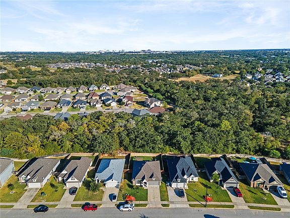 2nd image of 2016 Dumfries Dr