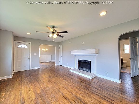 5th image of 1002 Drew St