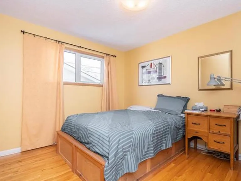 742 Ashburn St #1 — Photo 7