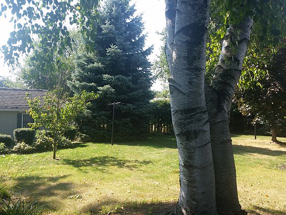 5th image of 634 Autumn Dr