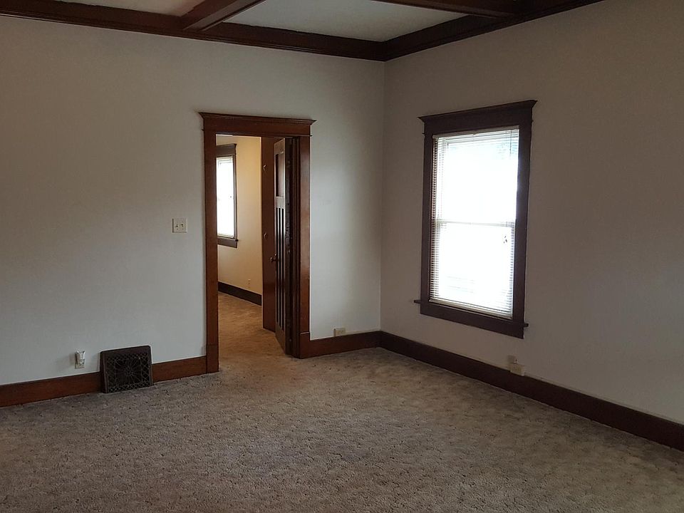 2nd image of 502 Main St APT 1
