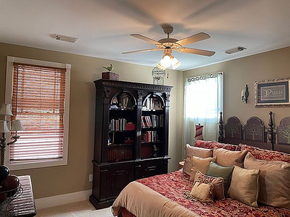 5th image of 5428 Anna Ln