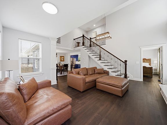 4th image of 205 Mansfield Cir