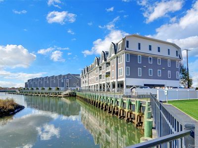 233 Marina Pointe Drive #233, East Rockaway, NY, 11518
