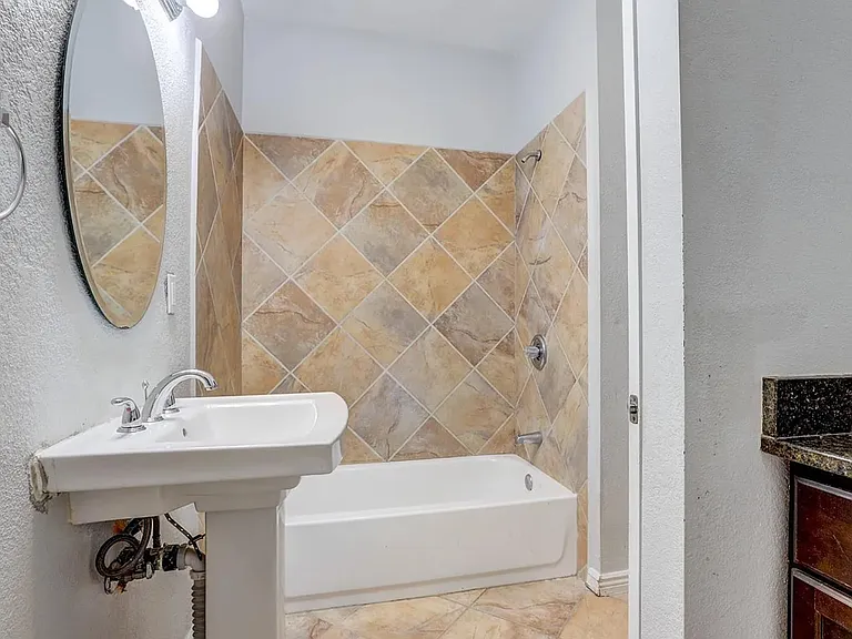 2231 Federal Blvd — Photo 8