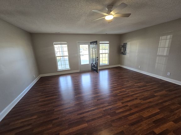 3rd image of 210 Summer Land Ct