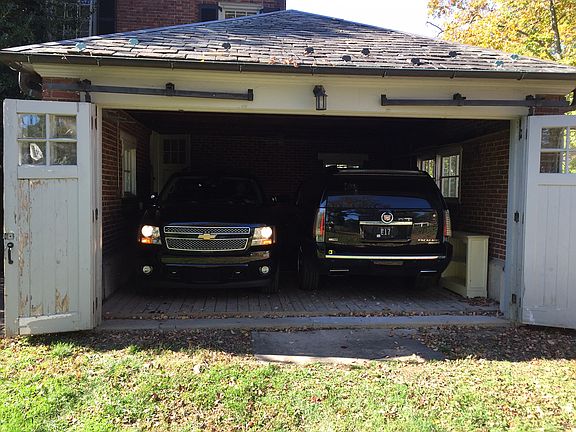 3rd image of 1100 Brandon Ln