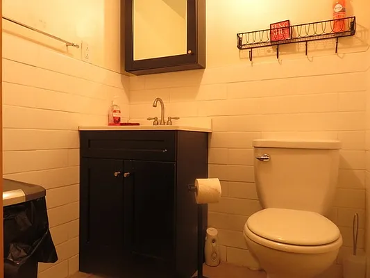 Rented by Regal Management | media 32