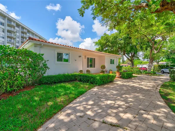 890 NE 168th St, North Miami Beach, FL 33162