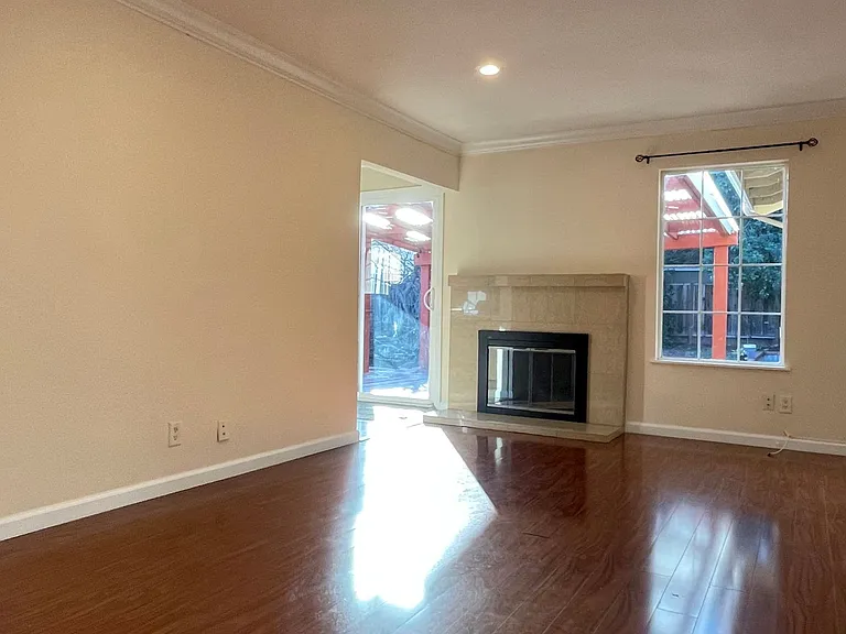 960 Branham Ln — Photo 3