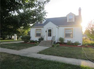 204 Maple St, Van Horne, IA 52346