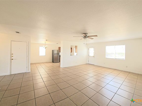 4th image of 4000 Seahorse Dr