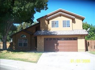 561 Koleen Ct, Kerman, CA 93630