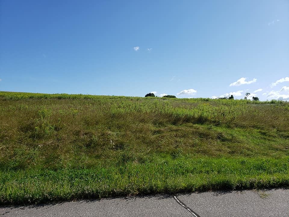2nd image of 162282 Hill View Ct