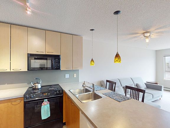 4th image of 407 Richard Rd SW